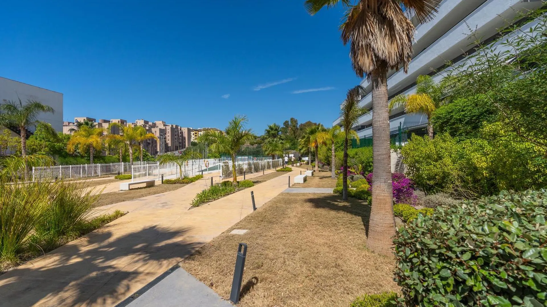 Esencia Marina Apartamentos Estepona 0*,